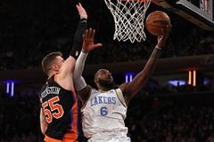 Μεγάλη νίκη των Λέικερς στο Μάντισον και αναβίωση μιας μυθικής εμφάνισης του ΛεΜπρόν (vids)