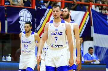 Η φανέλα με το «7» και η λύση με τον Άντριους