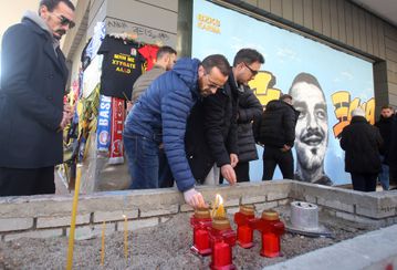 Σύσσωμος ο ποδοσφαιρικός Άρης στο τρισάγιο για τον Άλκη