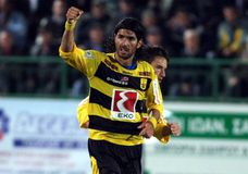 Ο «Τρελός» Αμπρέου είναι 47 και σκοράρει ακατάπαυστα (vid)