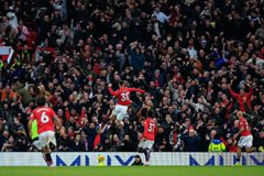 Η Μάντσεστερ Γιουνάιτεντ «καρδιοχτύπησε» αλλά στις καθυστερήσεις λύγισε τη Φούλαμ και ανέβηκε τετράδα