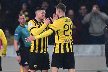 Ο Βάργκα με κεφαλιά έκανε το 1-0 για την ΑΕΚ κόντρα στον Ολυμπιακό