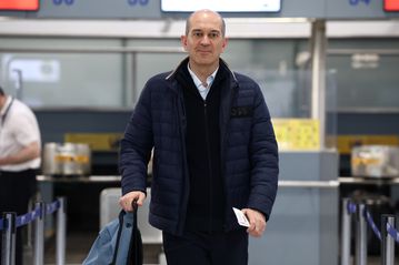 Οι αδελφοί Αγγελόπουλοι μαζί με την αποστολή του Ολυμπιακού για το Ντουμπάι (pics)