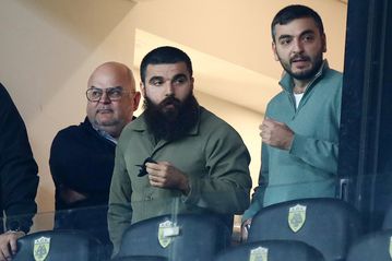 Ο Νίκος Σαββίδης στην Τούμπα για να τιμήσει τη μνήμη των οπαδών του ΠΑΟΚ (vid)