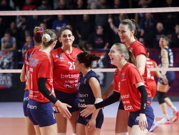 Ο Πανιώνιος «λύγισε» με ανατροπή τον Ολυμπιακό στη «καυτή» Νέα Σμύρνη