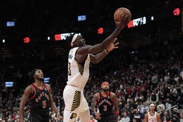 Ασταμάτητοι οι Πέισερς, υπέταξαν τους Χοκς