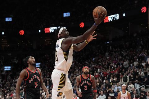 Ασταμάτητοι οι Πέισερς, υπέταξαν τους Χοκς