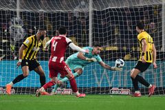 Η εντυπωσιακή επέμβαση του Στρακόσα στο σουτ του Μπιανκόν