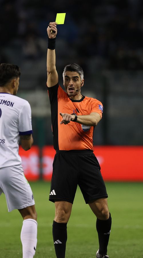 «Γκάφα» Παπαδόπουλου στο Παναθηναϊκός - Κηφισιά: Έδειξε κίτρινη σε λάθος παίκτη