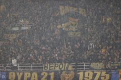 Το συγκινητικό μήνυμα στην Allwyn Arena από τον κόσμο της ΑΕΚ για την τραγωδία στο εργοστάσιο Βιολάντα (pic)