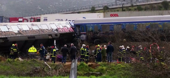 Οι παίκτες του Άρη προσπάθησαν να αφήσουν λουλούδια στα Τέμπη - «Μπλόκο» από την αστυνομία λόγω ερευνών