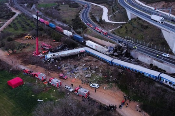 Το «πάμε κι όπου βγει» είναι για τον έρωτα, δεν είναι για τα τρένα...