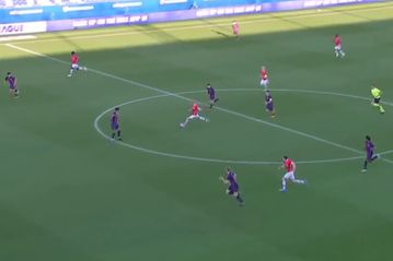 Φοβερό γκολ από το κέντρο στο Μπαρτσελόνα - Αλκμάαρ (vid)