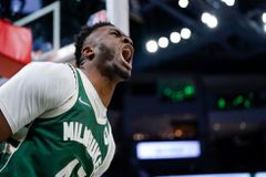 Ο Θανάσης δεν... κρατήθηκε: Διαμαρτυρήθηκε για φάουλ που έγινε στον αδελφό του και πήρε (ξανά) τεχνική ποινή