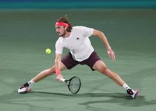 Θρίαμβος για τον Τσιτσιπά, πήρε την κούπα στο Ντουμπάι!