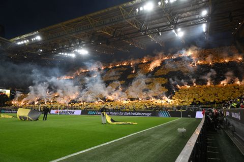 Συγκλονιστική κίνηση από τους οπαδούς της Ντόρτμουντ: Πανό στα ελληνικά για τα θύματα των Τεμπών (pic)