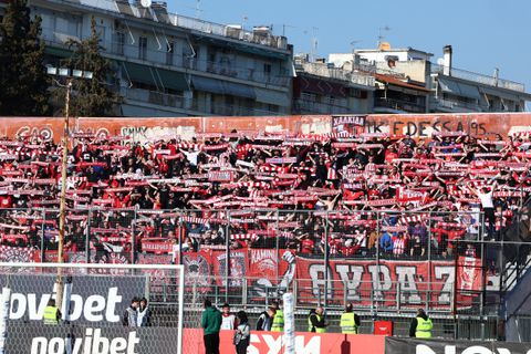 Χαμός στις Σέρρες από τους φίλους του Ολυμπιακού