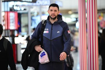 Πέταξε για Μαυροβούνιο η Εθνική