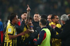 Χαμός στο φινάλε του Βόλος - ΑΕΚ: «Ντου» στον Τσιμεντερίδη και ένταση μετά τη λήξη