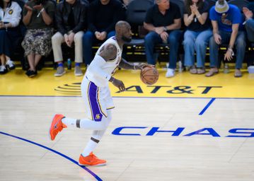 Νέο ιστορικό ορόσημο για τον Λεμπρόν Τζέιμς με τους Λέικερς