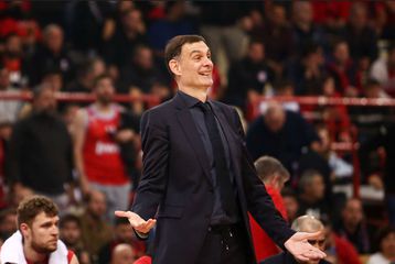 Το σπαρταριστό ξέσπασμα του Γιώργου Μπαρτζώκα που έγινε... viral (vid)