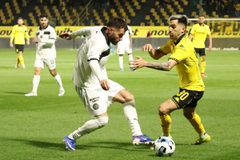 Η περίπτωση ισοβαθμίας, που δεν ισχύει η διαίρεση των βαθμών για τις ομάδες των Playoffs 5-8