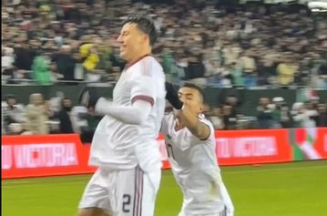 Γκολ ο Σάντσες για το Μεξικό και αγκαλιά με τον Πινέδα στα πανηγύρια (pic+vid)