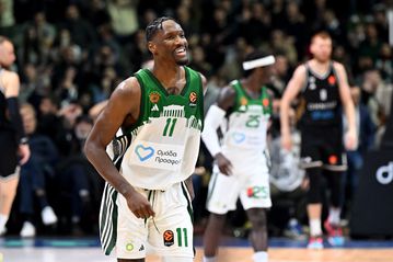 Ταξίδι-αστραπή στην Ινδία για τον Νάιτζελ Χέιζ-Ντέιβις