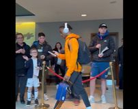 Οι παίκτες της Λιντς απολογήθηκαν στους οπαδούς για την απόδοση και την απρεπή συμπεριφορά τους