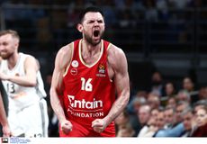 Ψυχρός εκτελεστής ο αρχηγός: Τα τέσσερα μεγάλα τρίποντα του Παπανικολάου στο Game 4 με την Ρεάλ!