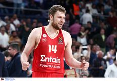 Βεζένκοφ: «Είμαι χαρούμενος, αλλά συγκρατημένος - Πάμε να το πάρουμε»