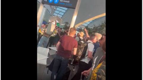 Τρομερό βίντεο: Οπαδοί της Ρόμα πέτυχαν τον διαιτητή του τελικού, Τέιλορ, στο αεροδρόμιο της Βουδαπέστης και του πετούσαν καρέκλες