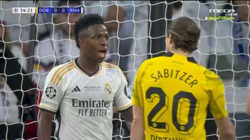 Άναψαν τα αίματα μετά το τάκλιν του Βινίσιους στον Κόμπελ - Ένταση με Σάμπιτσερ