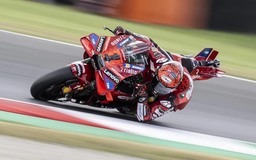 Επιβλητική νίκη του Μπανάια στο Σπριντ του Μουτζέλο, πτώση για τον Μάρτιν