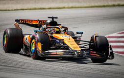 Θρίαμβος Πιάστρι και κυριαρχία McLaren στη Βαρκελώνη