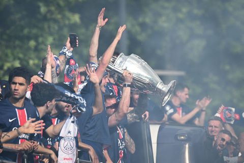 Απίστευτη υποδοχή στο Παρίσι για τους πρωταθλητές Ευρώπης της Παρί (pics & vid)