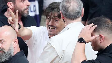 Τι προηγήθηκε της αποβολής του Δημήτρη Γιαννακόπουλου από το ΣΕΦ (pics)