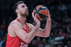 «Πέραν του Γκούντουριτς και ο Μιλουτίνοφ στο στόχαστρο της Αρμάνι Μιλάνο»