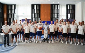 Επίσκεψη και ευχές από τον Πρωθυπουργό Κυριάκο Μητσοτάκη στην Εθνική Ανδρών