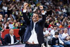 Ο Αταμάν έκανε... Instagram: Η πρώτη του δημοσίευση και οι τρεις λογαριασμοί που ακολουθεί