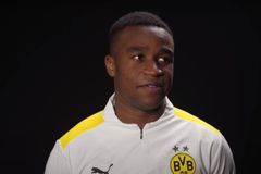 Τρέλα με νεαρό άσο της Ντόρτμουντ: 18χρονος που παίρνει 10 εκατ. ευρώ ετησίως, οδηγεί τους γονείς στην έξωση!