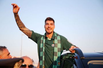 Αποθεωτική υποδοχή για τον Χουάντσο Ερνανγκόμεθ - «Ήρθα για να κερδίσω τα πάντα»