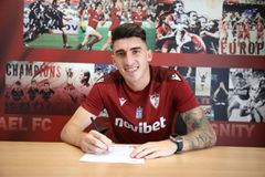 Επιβεβαίωση Sportal: Υπέγραψε και ανακοινώθηκε στην ΑΕΛ ο Σουρλής