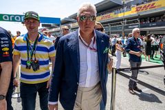 Η Aston Martin πούλησε το μερίδιό της στην ομάδα της Formula 1