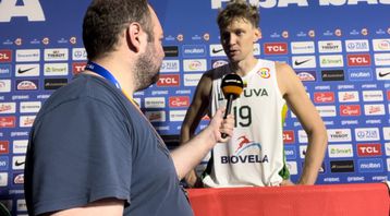 Ο Μιντάουγκας Κουζμίνσκας στο Sportal: «Ελπίζω ο κόσμος της ΑΕΚ να στηρίξει τη Λιθουανία από εδώ και πέρα» (vid)