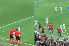 Ο Αμπουμπακάρ πανηγύρισε μπροστά στον Λουτσέσκου μετά τις αμφιλεγόμενες δηλώσεις για Αφρικανούς (vid)