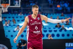 Η Λετονία με Πορζίνγκις - δυναμίτη πάτησε την Πορτογαλία και αγκάλιασε τους «16»