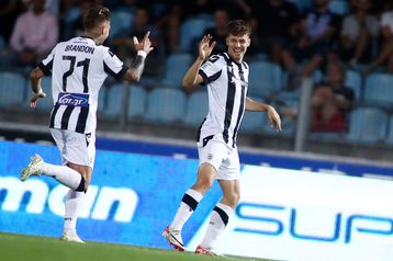 Απολαυστικός Κάργας για Κωνσταντέλια: «Όταν πήγα στον ΠΑΟΚ έβλεπα ένα παιδί να τους περνάει δύο-δύο - Ο Σάστρε στις προπονήσεις τον έπιανε κεφαλοκλείδωμα»