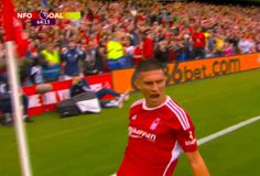 Η Νότιγχαμ Φόρεστ των δέκα παικτών άντεξε και πήρε την ισοπαλία στο ματς με τη Μπρέντφορντ