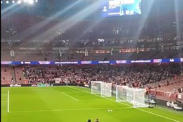 Ο κόσμος του Ολυμπιακού στο Emirates